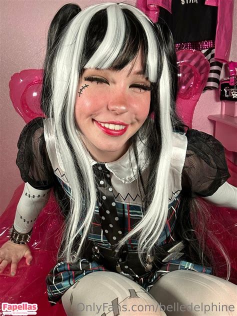belle delphine nude